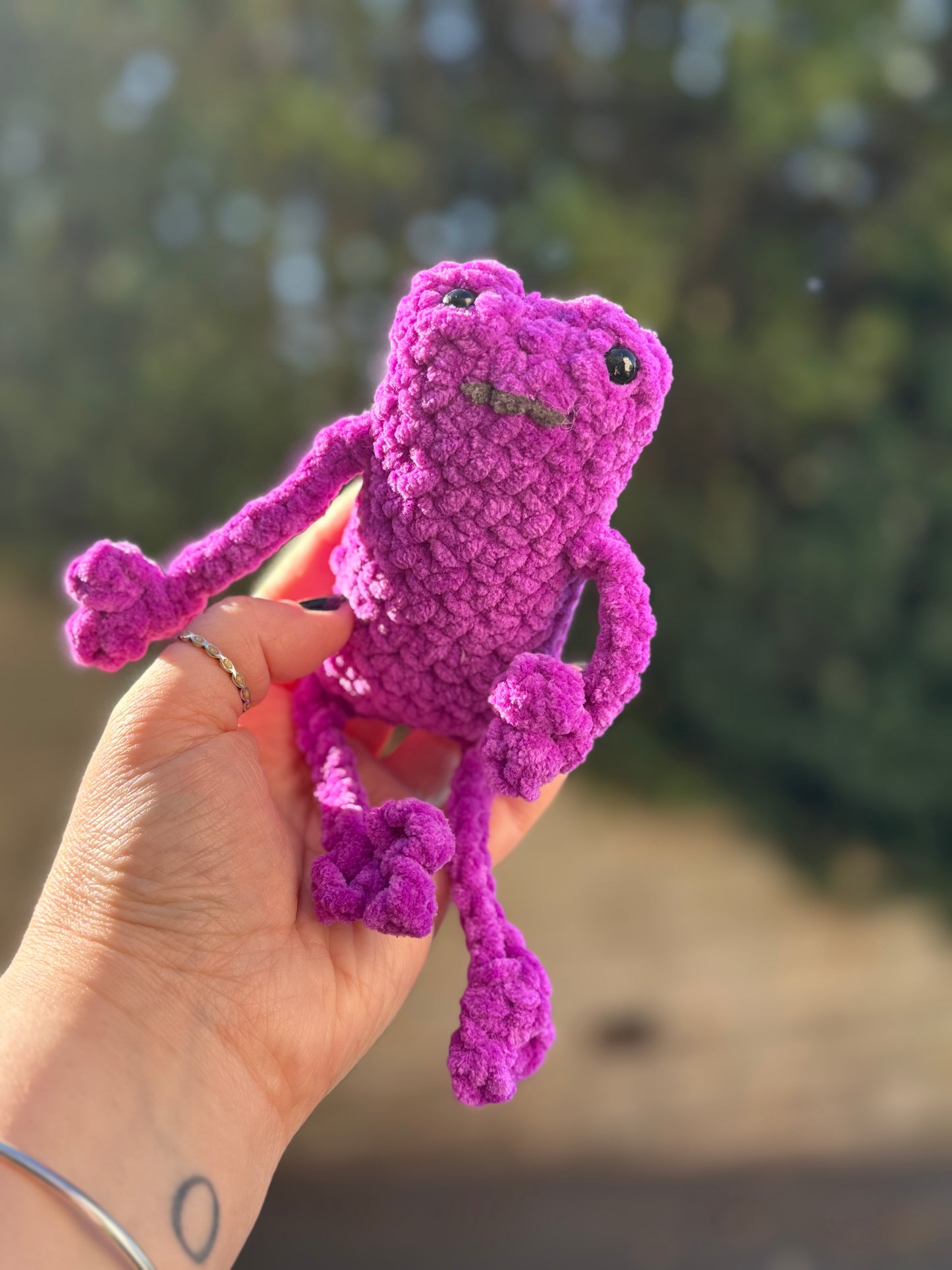Fergus The Leggy Frog - Chunky Crochet Frog Plush – Soft Handmade Kawaii Frog Toy
