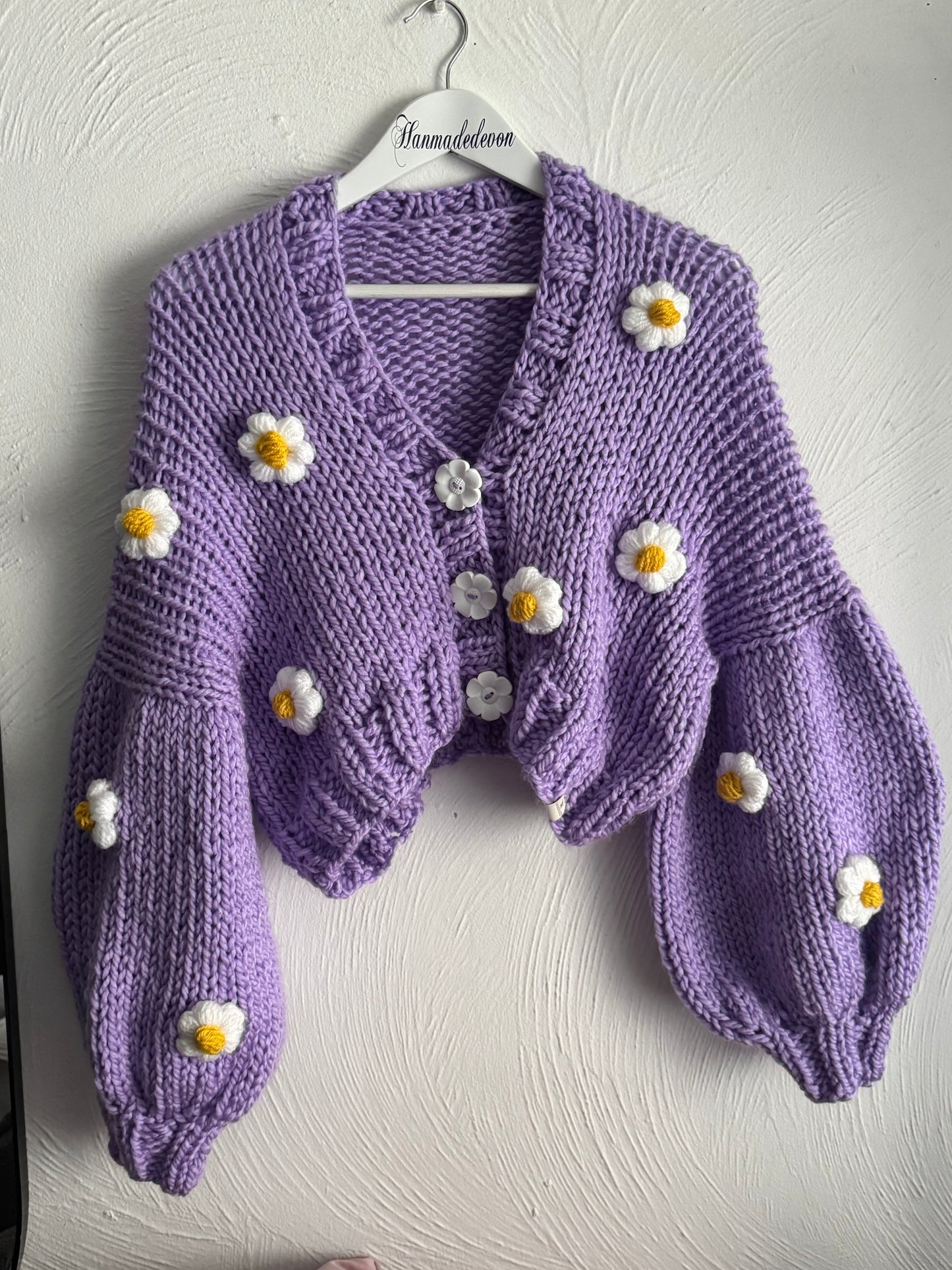 Hand-Knitted Chunky Cardigan with Daisy Embellishments – Custom-Made in Any Size & Color