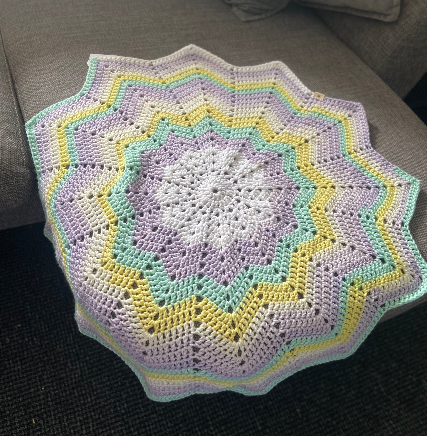 Handmade Pastel Star Crochet Baby Blanket - Soft and Cozy