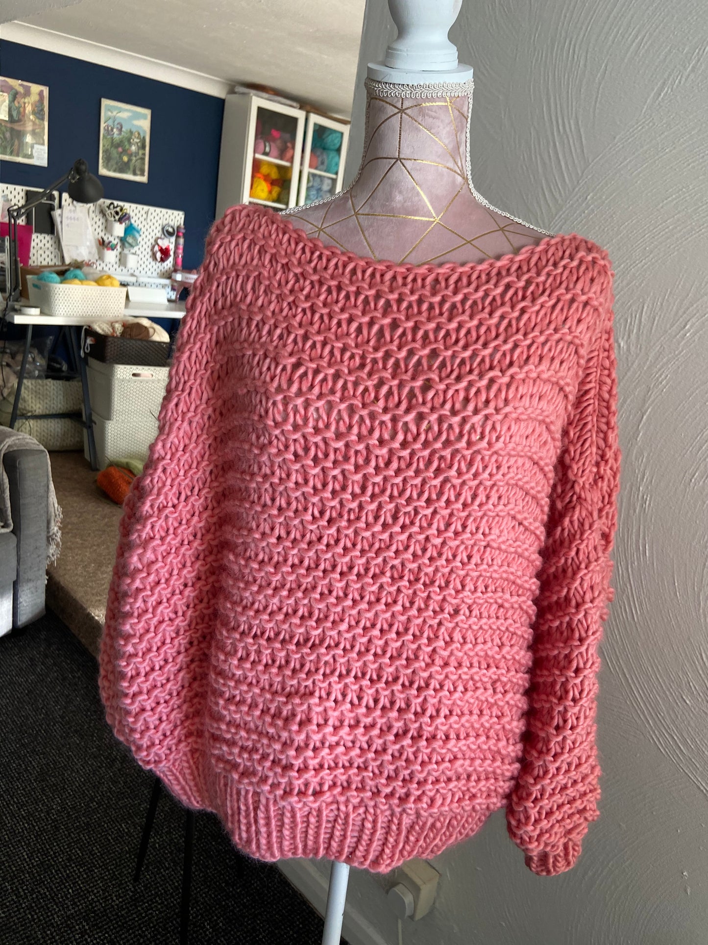 Cozy Chunky Knit Salmon Pink Merino Jumper: Luxurious Warmth and Style