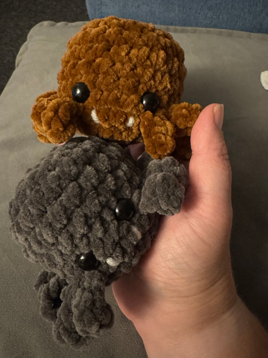 Crochet Spider Plushie – Handmade Spooky Spider